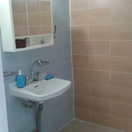 펜션 Istos House 아스프로발타